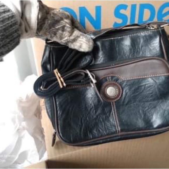 Purse - Picture 1 of 2